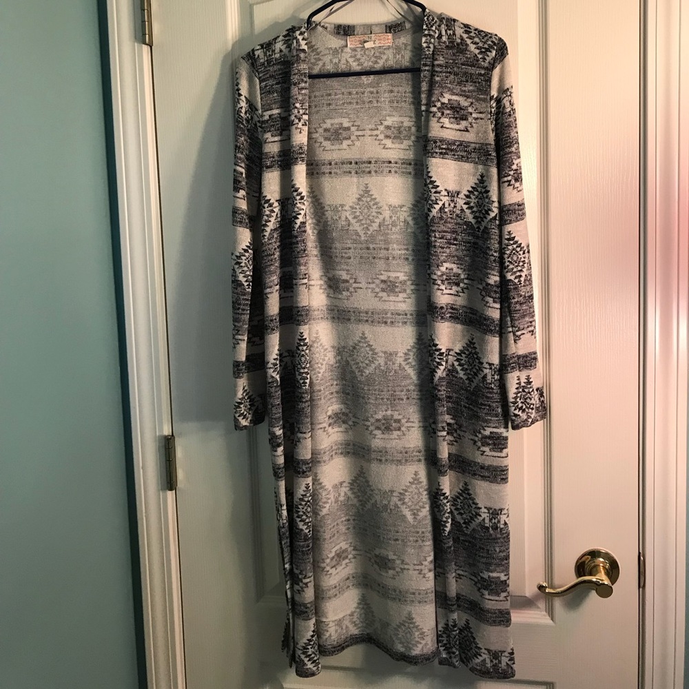 Light-weight cardigan